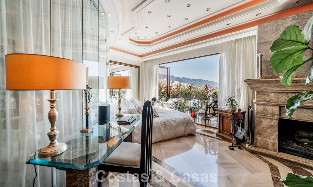 Amplio apartamento dúplex en venta con impresionantes vistas, en primera línea del puerto deportivo de Puerto Banús, Marbella 784167