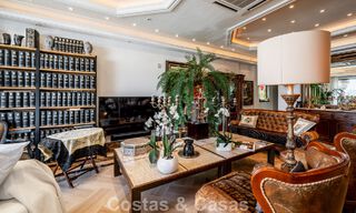 Amplio apartamento dúplex en venta con impresionantes vistas, en primera línea del puerto deportivo de Puerto Banús, Marbella 784179 