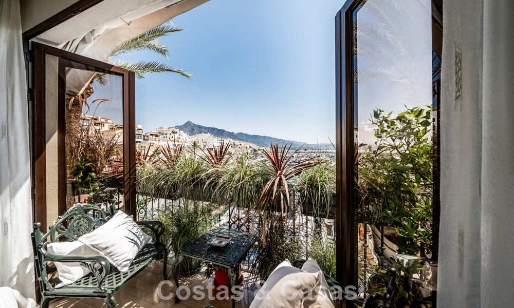 Amplio apartamento dúplex en venta con impresionantes vistas, en primera línea del puerto deportivo de Puerto Banús, Marbella 784183