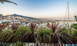 Amplio apartamento dúplex en venta con impresionantes vistas, en primera línea del puerto deportivo de Puerto Banús, Marbella 784186 