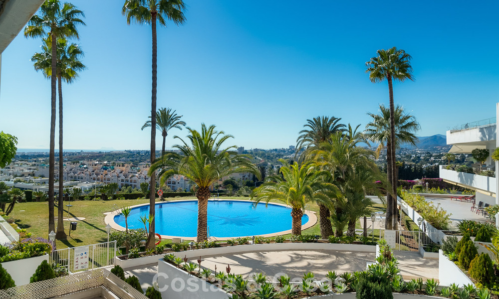 Lujoso apartamento de 3 dormitorios en venta con vistas panorámicas a la Milla de Oro de Marbella 784214