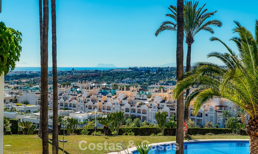 Lujoso apartamento de 3 dormitorios en venta con vistas panorámicas a la Milla de Oro de Marbella 784215