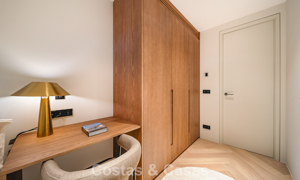 Lujoso apartamento de 3 dormitorios en venta con vistas panorámicas a la Milla de Oro de Marbella 784241