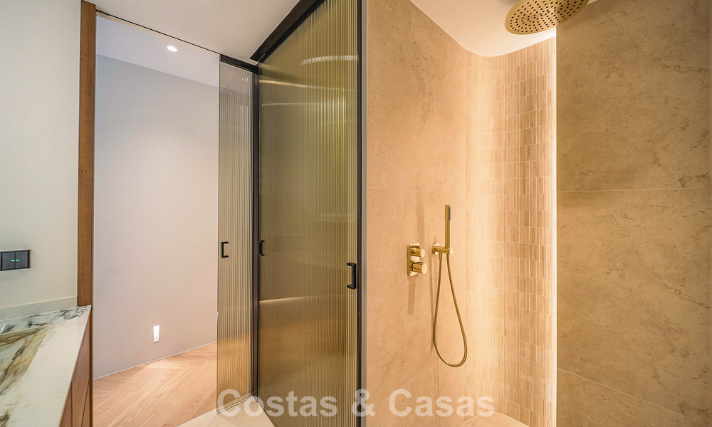 Lujoso apartamento de 3 dormitorios en venta con vistas panorámicas a la Milla de Oro de Marbella 784248