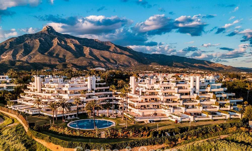 Lujoso apartamento de 3 dormitorios en venta con vistas panorámicas a la Milla de Oro de Marbella 784255