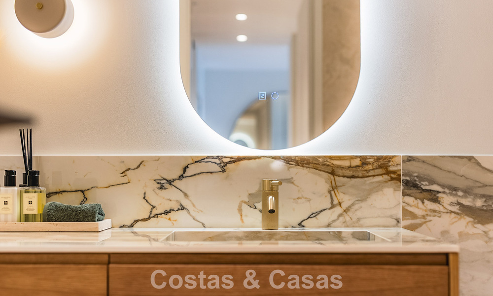 Lujoso apartamento de 3 dormitorios en venta con vistas panorámicas a la Milla de Oro de Marbella 784260