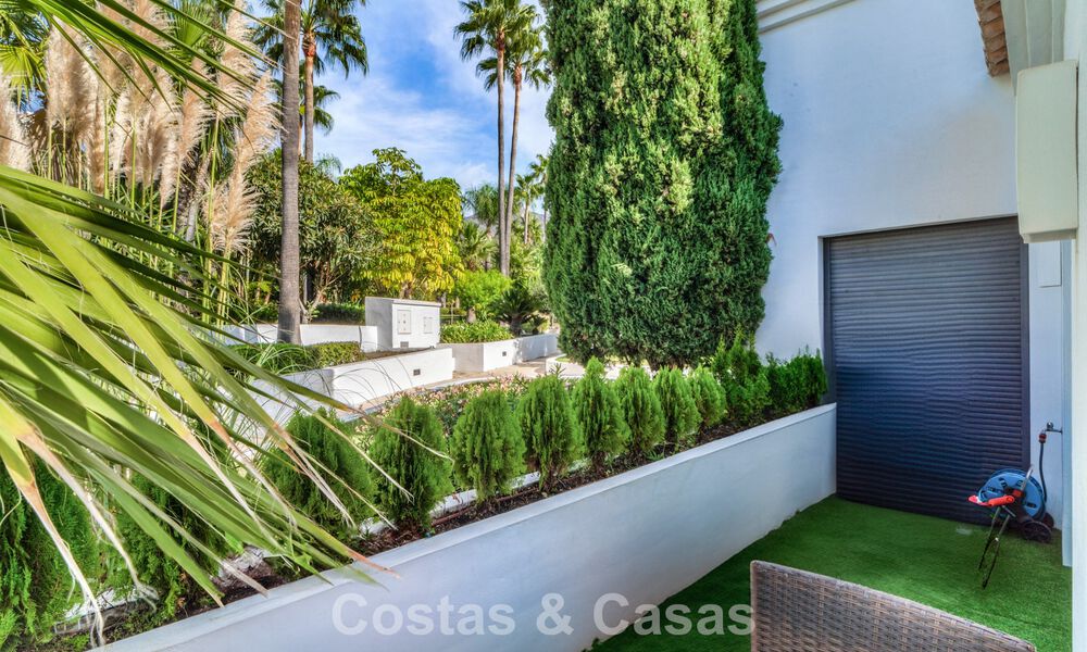 Impresionante villa mediterránea moderna en venta en un complejo seguro y exclusivo en la Milla de Oro de Marbella 784266