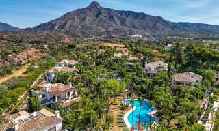 Impresionante villa mediterránea moderna en venta en un complejo seguro y exclusivo en la Milla de Oro de Marbella 784281 