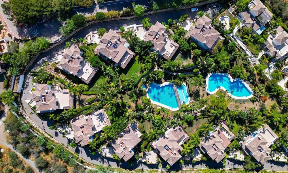 Impresionante villa mediterránea moderna en venta en un complejo seguro y exclusivo en la Milla de Oro de Marbella 784282