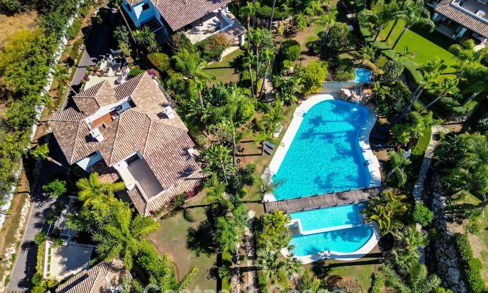 Impresionante villa mediterránea moderna en venta en un complejo seguro y exclusivo en la Milla de Oro de Marbella 784283