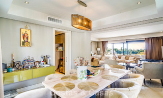 Impresionante villa mediterránea moderna en venta en un complejo seguro y exclusivo en la Milla de Oro de Marbella 784293 