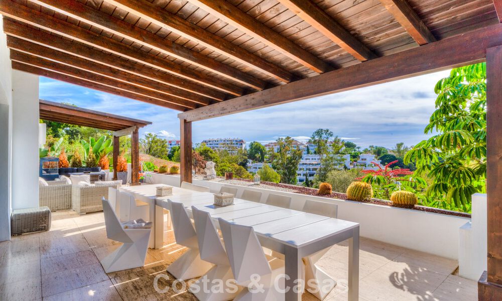 Impresionante villa mediterránea moderna en venta en un complejo seguro y exclusivo en la Milla de Oro de Marbella 784297