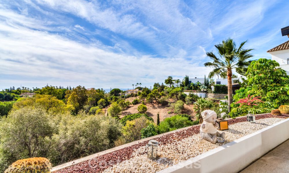 Impresionante villa mediterránea moderna en venta en un complejo seguro y exclusivo en la Milla de Oro de Marbella 784299