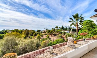 Impresionante villa mediterránea moderna en venta en un complejo seguro y exclusivo en la Milla de Oro de Marbella 784299 