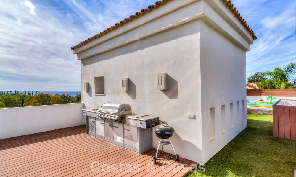 Impresionante villa mediterránea moderna en venta en un complejo seguro y exclusivo en la Milla de Oro de Marbella 784313