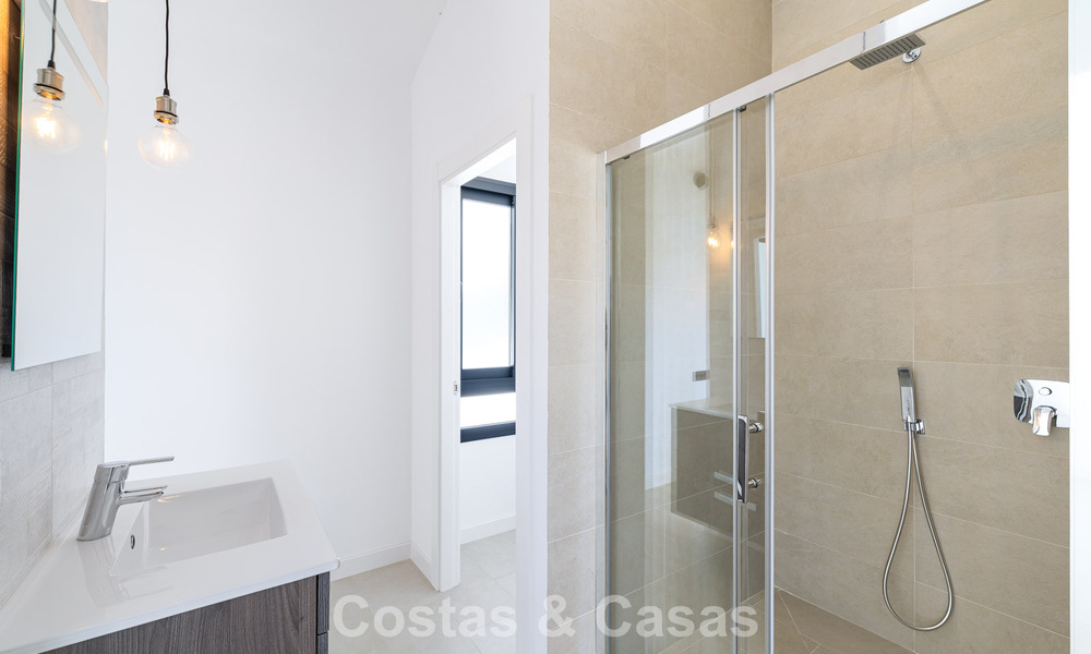 Villa con encanto mediterráneo y un toque moderno en venta cerca del centro de San Pedro, Marbella 784373