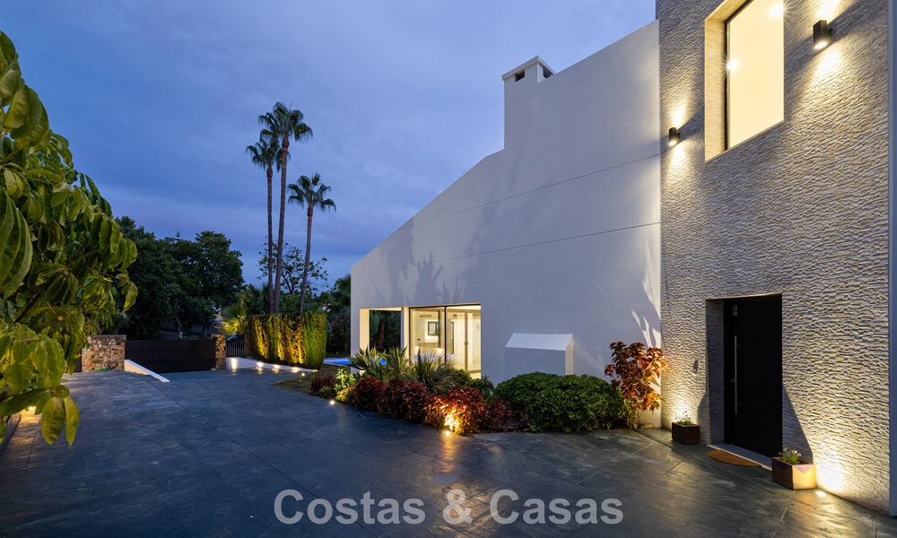 Villa con encanto mediterráneo y un toque moderno en venta cerca del centro de San Pedro, Marbella 784383