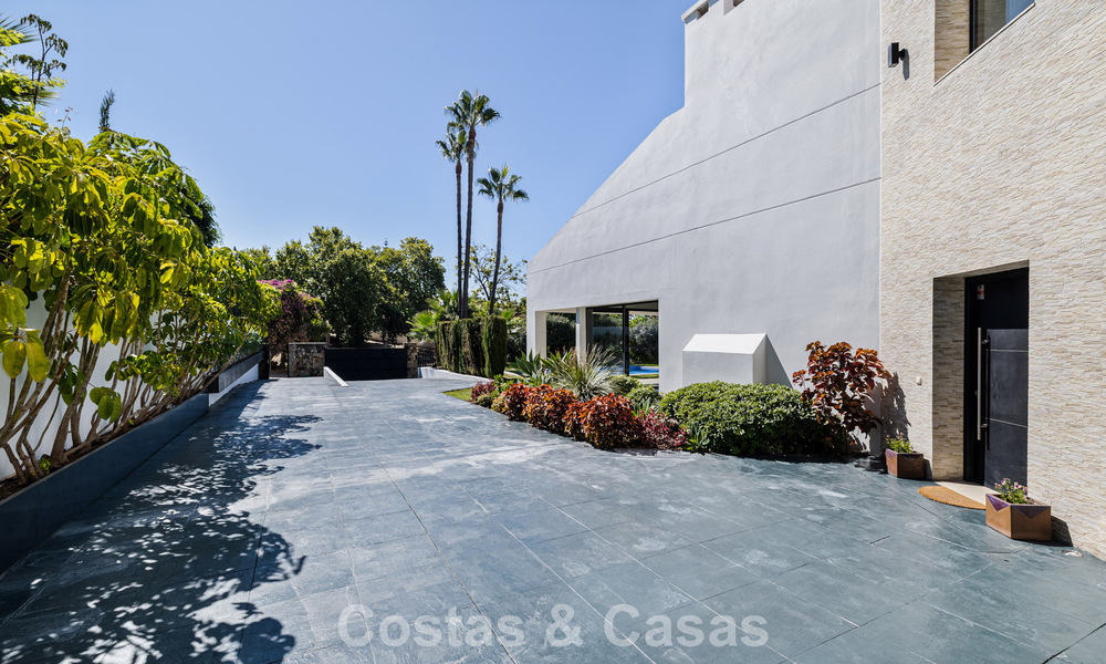 Villa con encanto mediterráneo y un toque moderno en venta cerca del centro de San Pedro, Marbella 784392