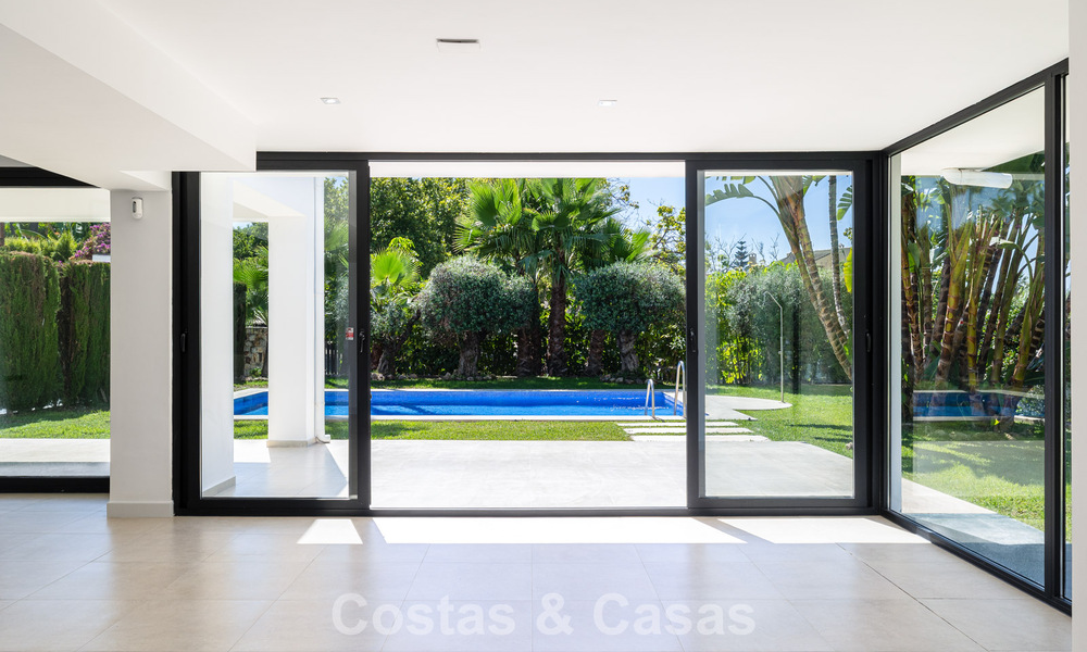 Villa con encanto mediterráneo y un toque moderno en venta cerca del centro de San Pedro, Marbella 784398