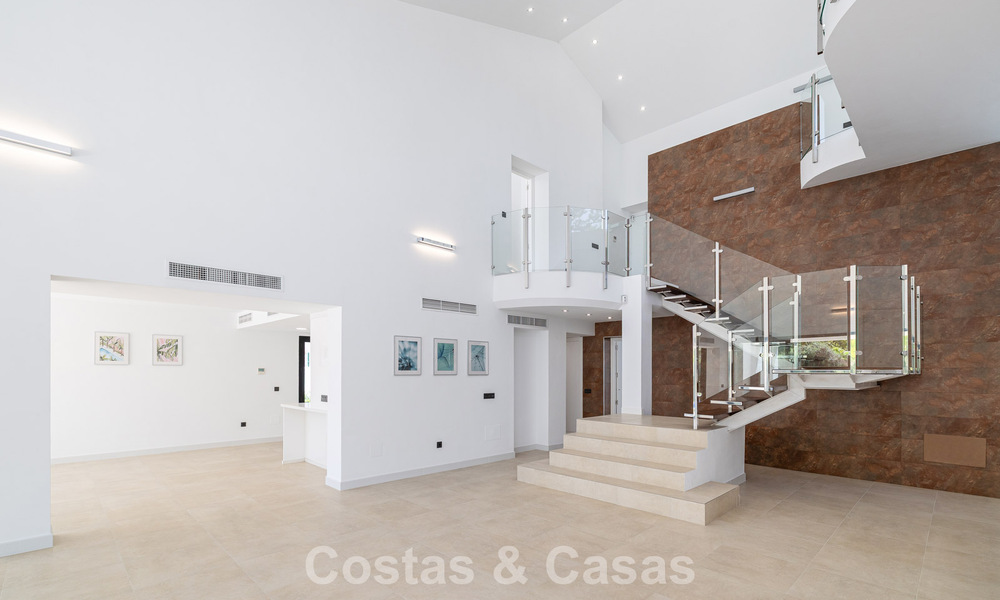 Villa con encanto mediterráneo y un toque moderno en venta cerca del centro de San Pedro, Marbella 784403