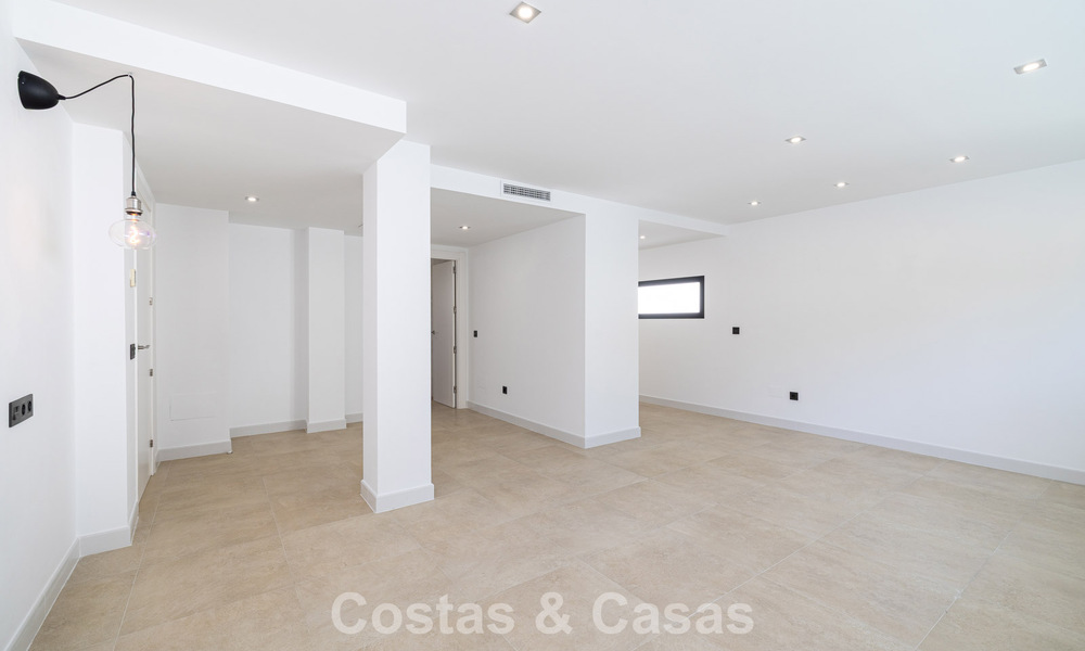 Villa con encanto mediterráneo y un toque moderno en venta cerca del centro de San Pedro, Marbella 784407