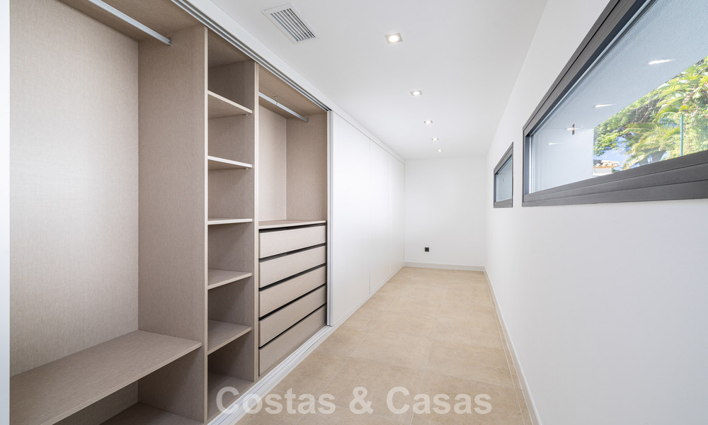 Villa con encanto mediterráneo y un toque moderno en venta cerca del centro de San Pedro, Marbella 784408