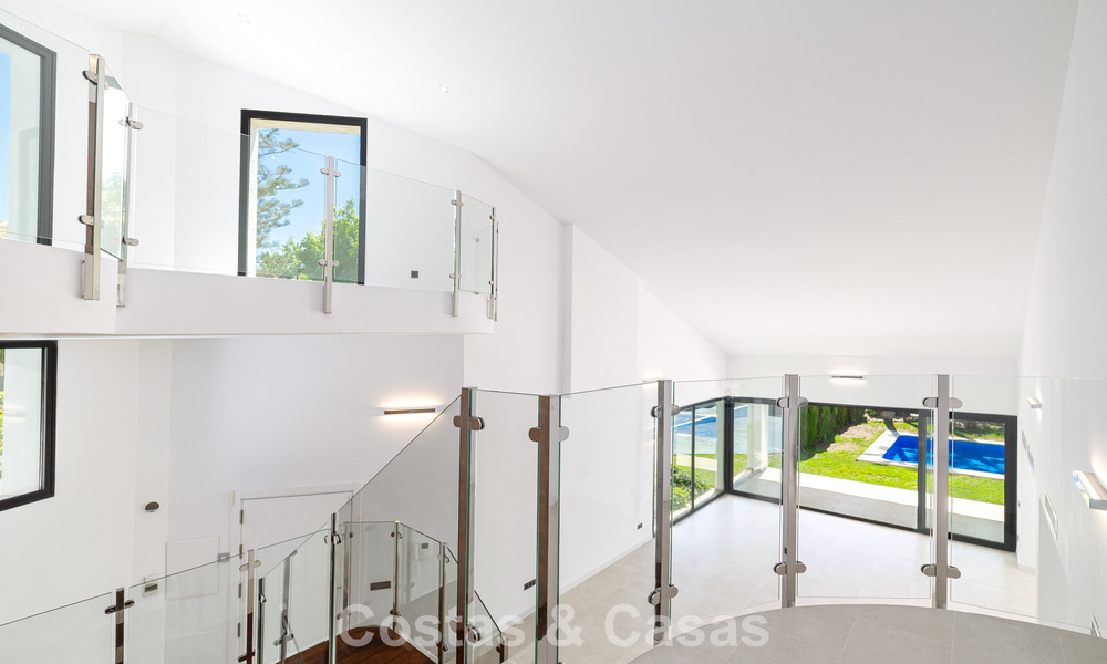 Villa con encanto mediterráneo y un toque moderno en venta cerca del centro de San Pedro, Marbella 784410