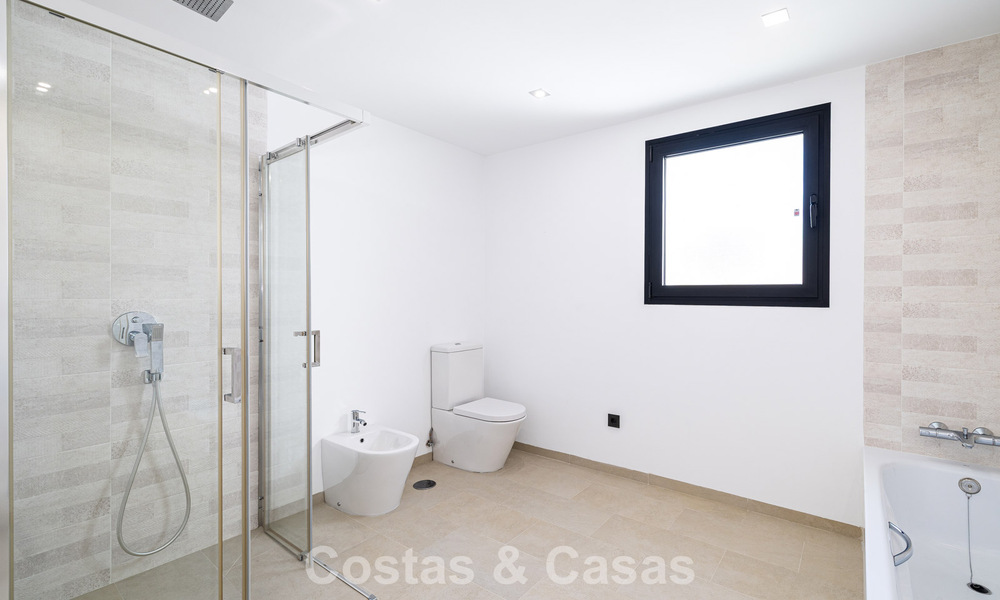 Villa con encanto mediterráneo y un toque moderno en venta cerca del centro de San Pedro, Marbella 784411