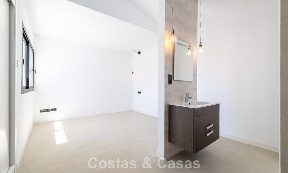 Villa con encanto mediterráneo y un toque moderno en venta cerca del centro de San Pedro, Marbella 784422