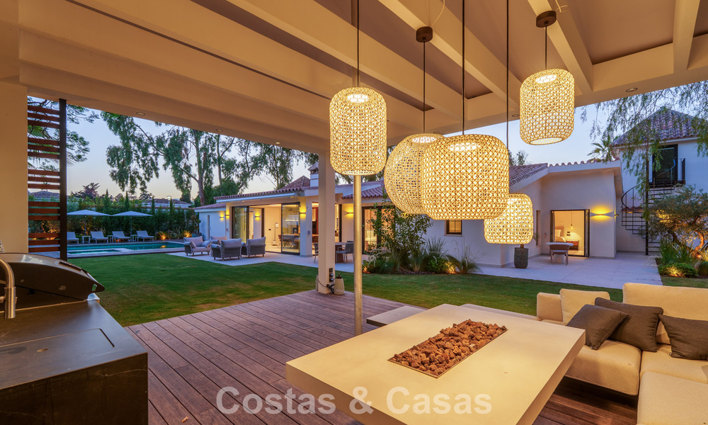 Exclusiva villa de una sola planta en venta a pocos pasos de la playa y todos los servicios en San Pedro y Puerto Banús, Marbella 784423