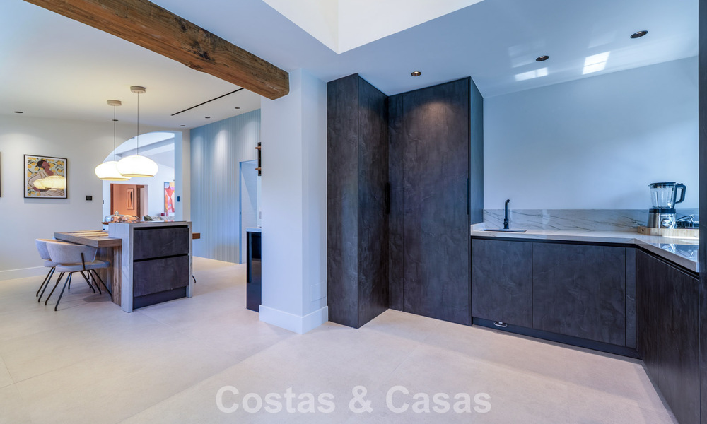 Exclusiva villa de una sola planta en venta a pocos pasos de la playa y todos los servicios en San Pedro y Puerto Banús, Marbella 784437