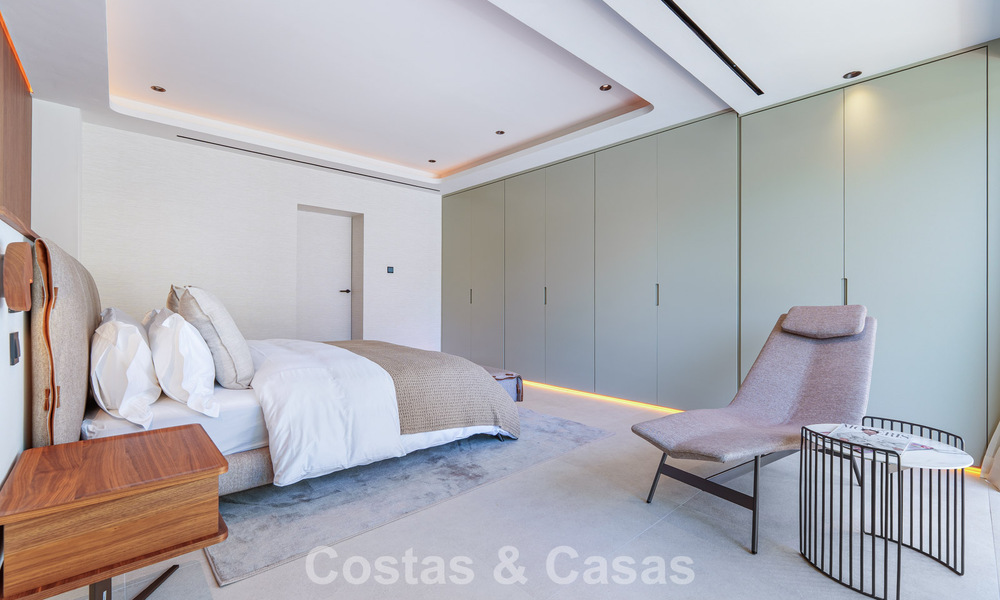 Exclusiva villa de una sola planta en venta a pocos pasos de la playa y todos los servicios en San Pedro y Puerto Banús, Marbella 784445