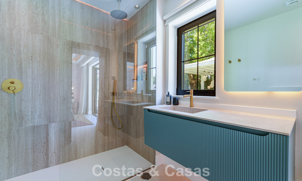 Exclusiva villa de una sola planta en venta a pocos pasos de la playa y todos los servicios en San Pedro y Puerto Banús, Marbella 784448