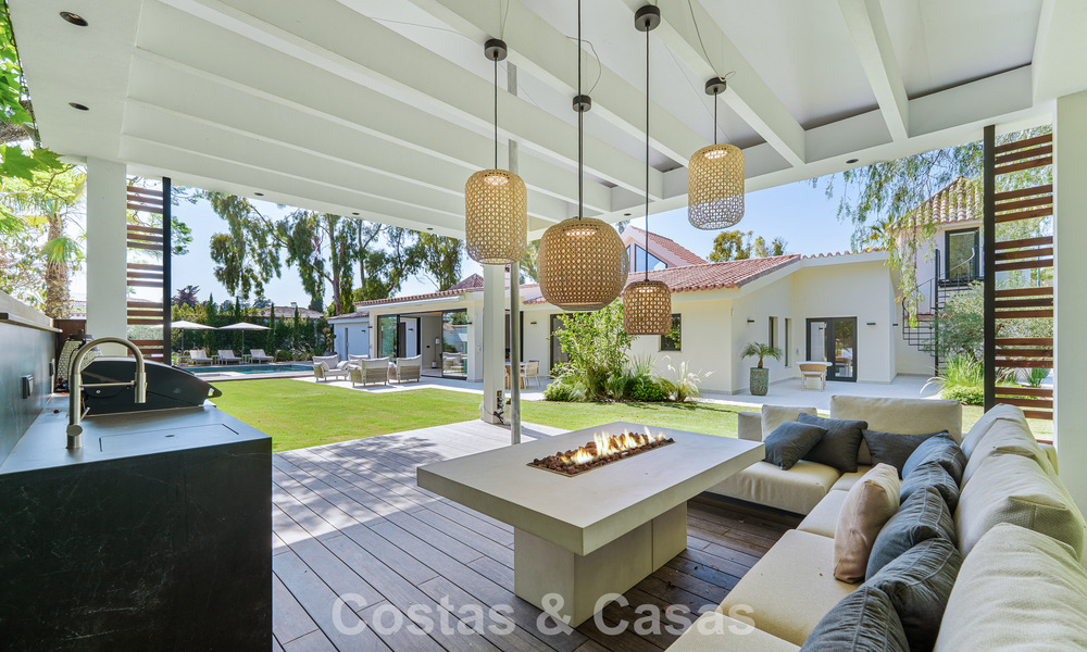Exclusiva villa de una sola planta en venta a pocos pasos de la playa y todos los servicios en San Pedro y Puerto Banús, Marbella 784474