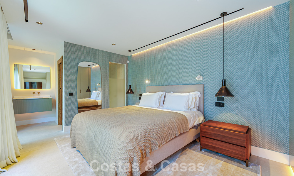 Exclusiva villa de una sola planta en venta a pocos pasos de la playa y todos los servicios en San Pedro y Puerto Banús, Marbella 784478