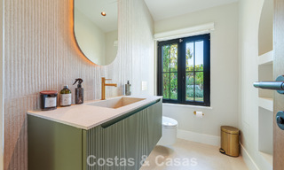 Exclusiva villa de una sola planta en venta a pocos pasos de la playa y todos los servicios en San Pedro y Puerto Banús, Marbella 784480 