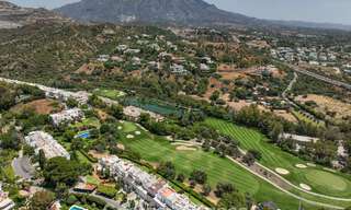 Impresionante casa adosada reformada en venta en primera línea del campo de golf La Quinta en Marbella - Benahavís 784541 