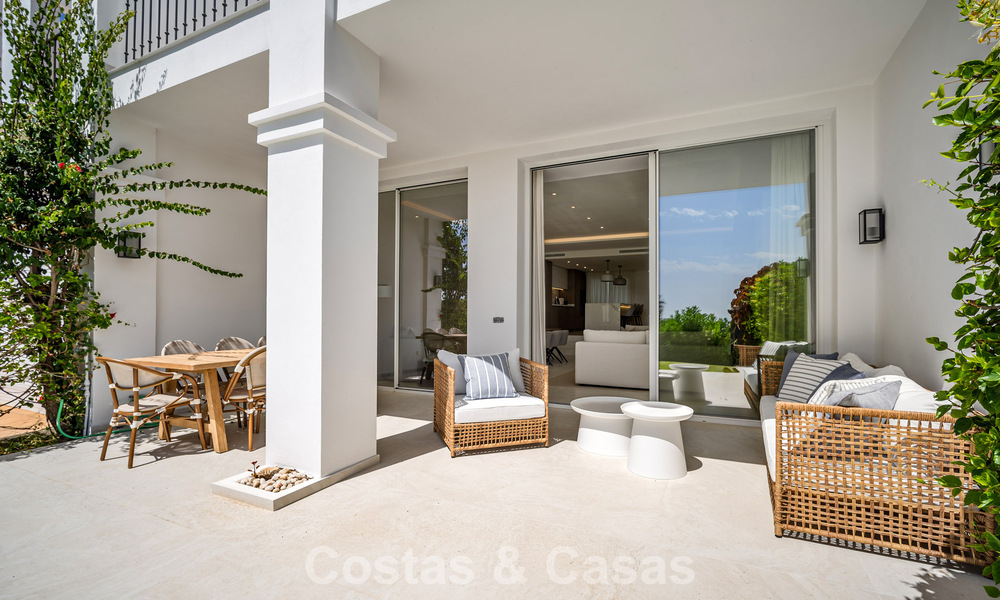 Impresionante casa adosada reformada en venta en primera línea del campo de golf La Quinta en Marbella - Benahavís 784544