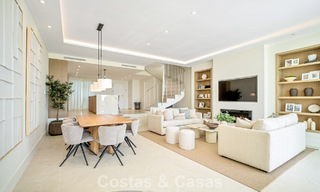 Impresionante casa adosada reformada en venta en primera línea del campo de golf La Quinta en Marbella - Benahavís 784546 