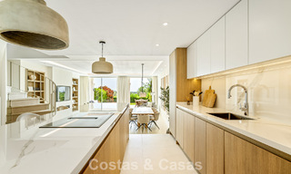 Impresionante casa adosada reformada en venta en primera línea del campo de golf La Quinta en Marbella - Benahavís 784549 