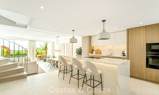 Impresionante casa adosada reformada en venta en primera línea del campo de golf La Quinta en Marbella - Benahavís 784551 