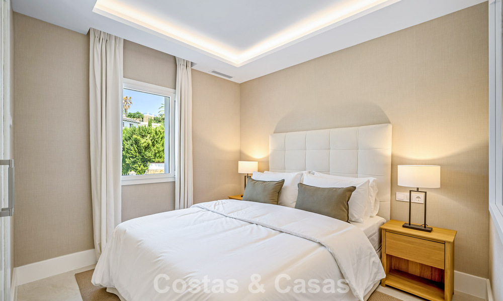 Impresionante casa adosada reformada en venta en primera línea del campo de golf La Quinta en Marbella - Benahavís 784553