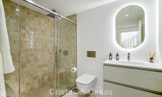 Impresionante casa adosada reformada en venta en primera línea del campo de golf La Quinta en Marbella - Benahavís 784558 