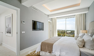 Impresionante casa adosada reformada en venta en primera línea del campo de golf La Quinta en Marbella - Benahavís 784569 