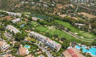 Impresionante casa adosada reformada en venta en primera línea del campo de golf La Quinta en Marbella - Benahavís 784578 