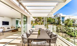 Apartamento contemporáneo de lujo con vistas al mar en venta en un complejo boutique cerca de Marbella centro 784590 