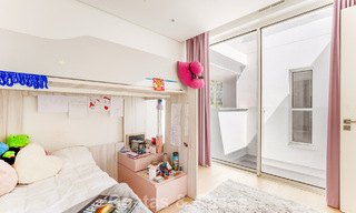 Apartamento contemporáneo de lujo con vistas al mar en venta en un complejo boutique cerca de Marbella centro 784594 