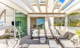 Apartamento contemporáneo de lujo con vistas al mar en venta en un complejo boutique cerca de Marbella centro 784597 