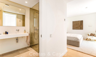 Apartamento contemporáneo de lujo con vistas al mar en venta en un complejo boutique cerca de Marbella centro 784600 