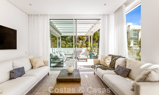 Apartamento contemporáneo de lujo con vistas al mar en venta en un complejo boutique cerca de Marbella centro 784605 